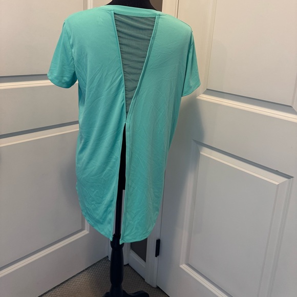 Mint V-Neck Women's Short Sleeve workout Top - Picture 4 of 5
